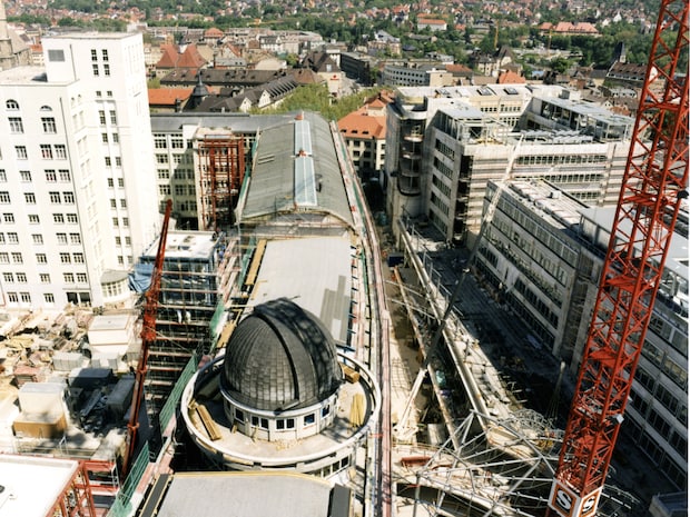 1993:Umbau des ehemaligen Zeiss-Hauptwerkes 