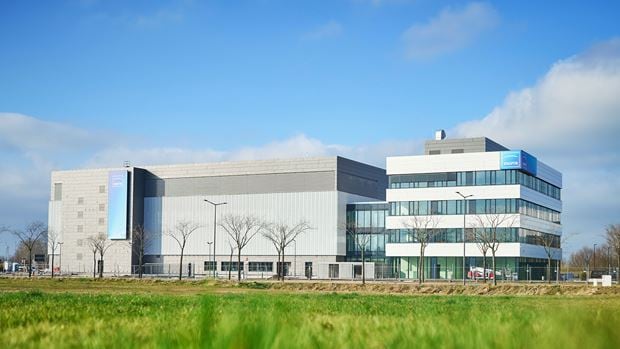Blick auf die neue Fabrik in Dresden