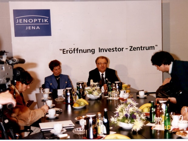 1992: Jenoptik eröffnet ein Investorenzentrum