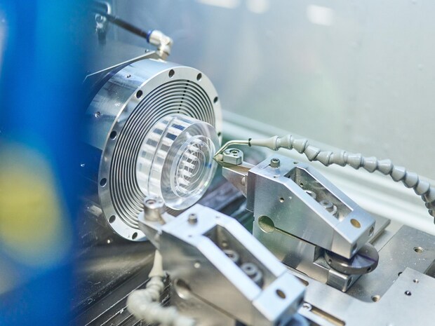 Ultrapräzisionsdrehen mit Diamantwerkzeugen