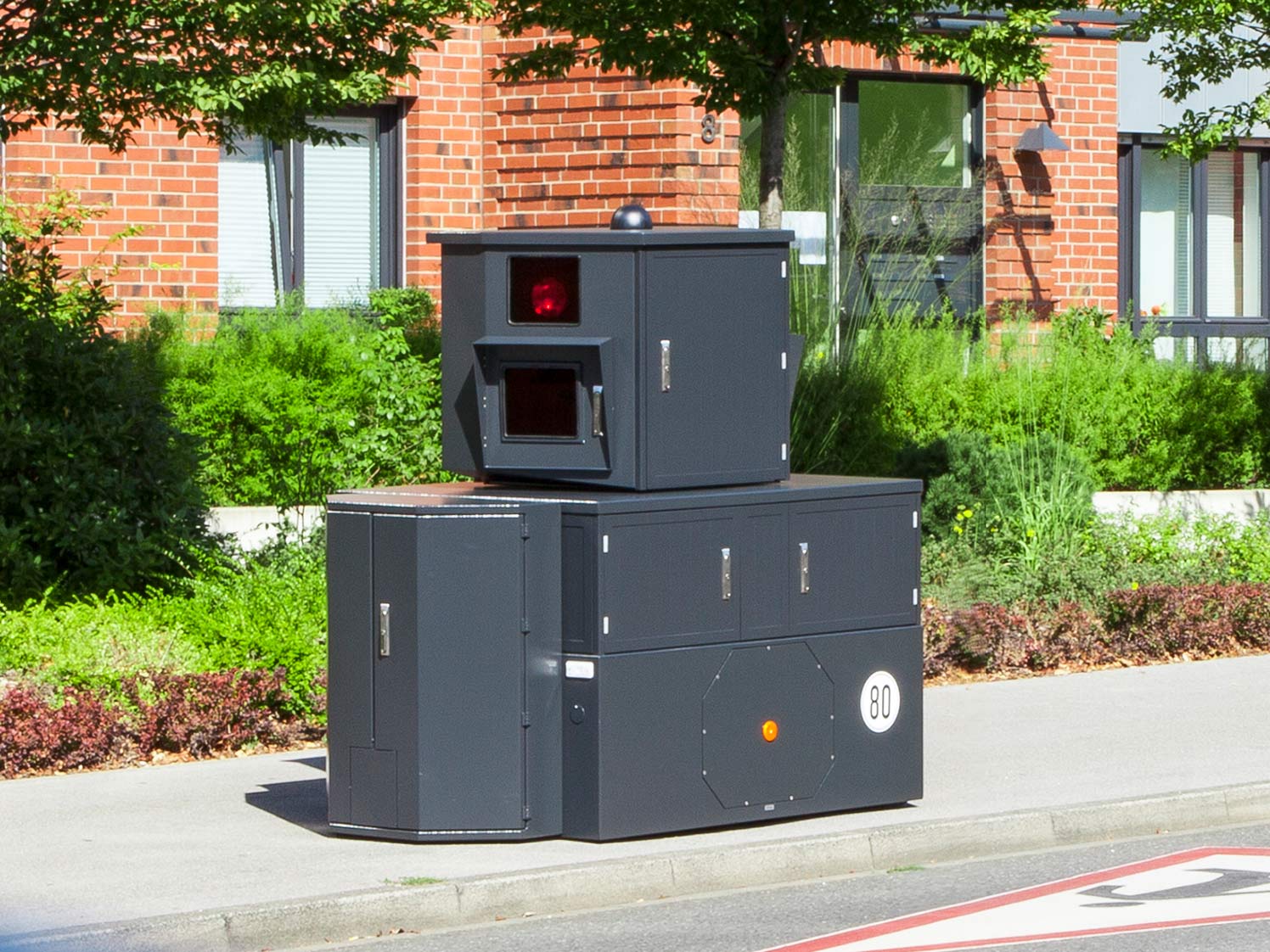 Enforcement Trailer Semistation: Semistationäre Geschwindigkeitsüberwachung