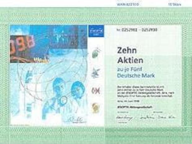 Zehn Aktien zu je Fünf Deutsche Mark